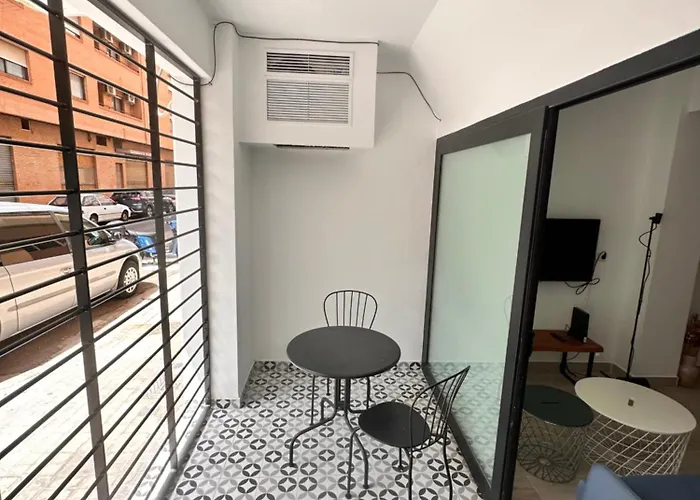Alberola Industrial Style Apartman *