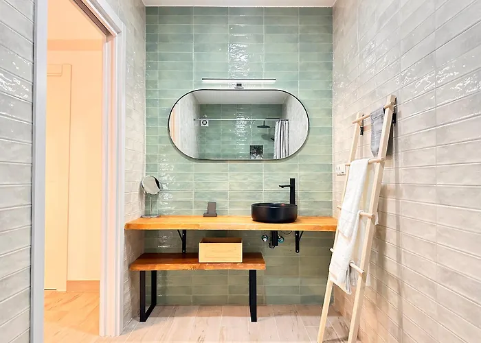 Alberola Industrial Style Apartman