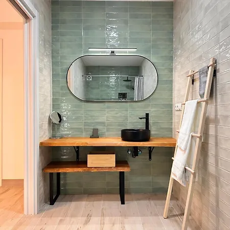 Alberola Industrial Style Apartment *